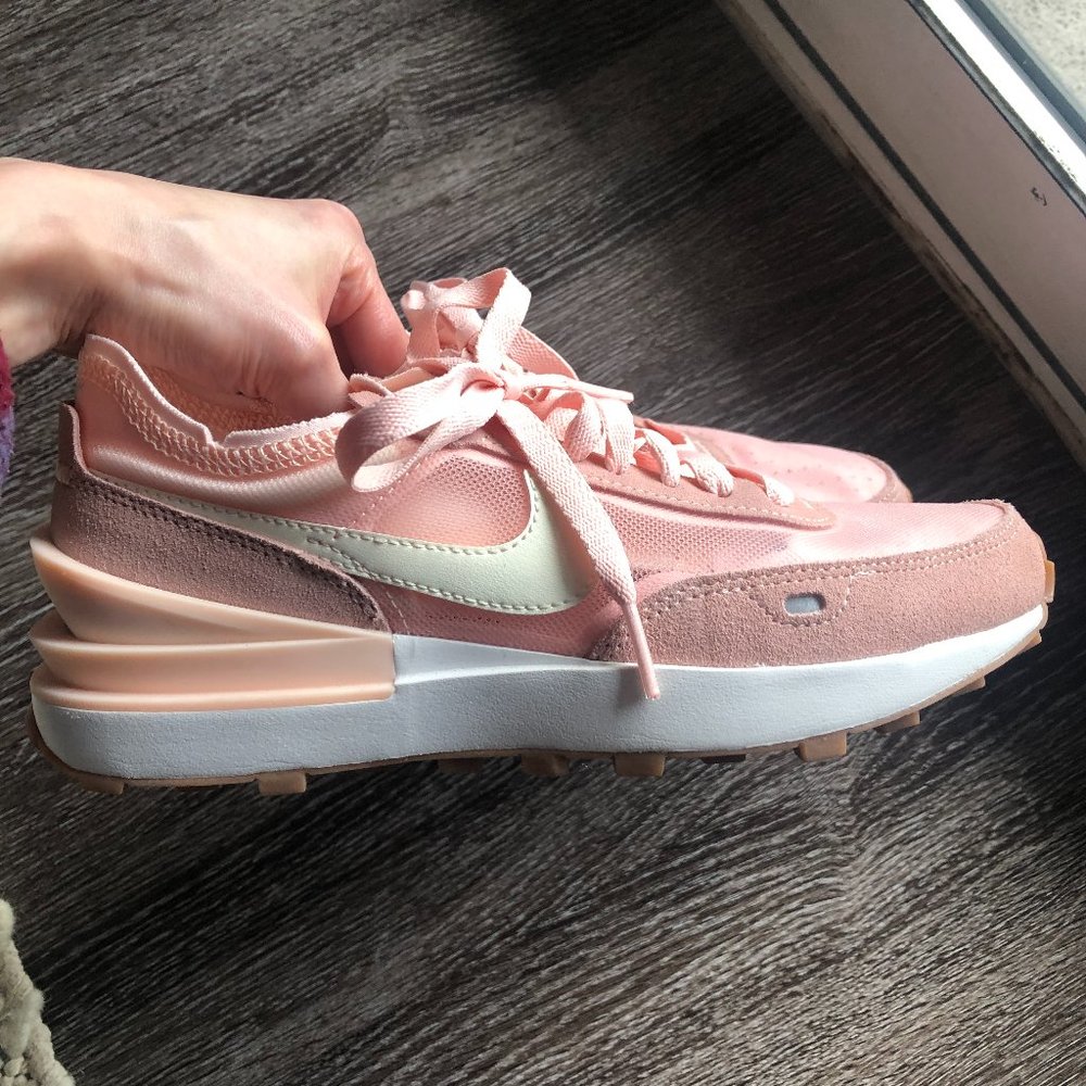 Nike Waffle One Sneakers (US6)